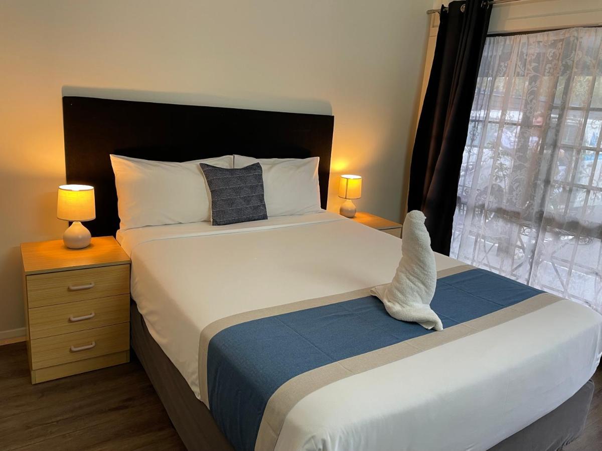 Highway Motor Inn Тарі Екстер'єр фото