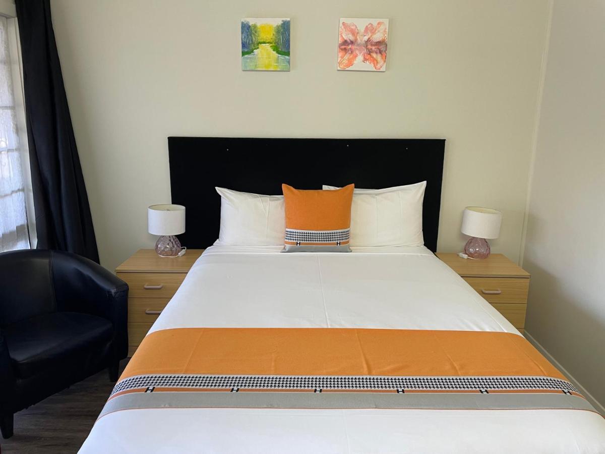 Highway Motor Inn Тарі Екстер'єр фото
