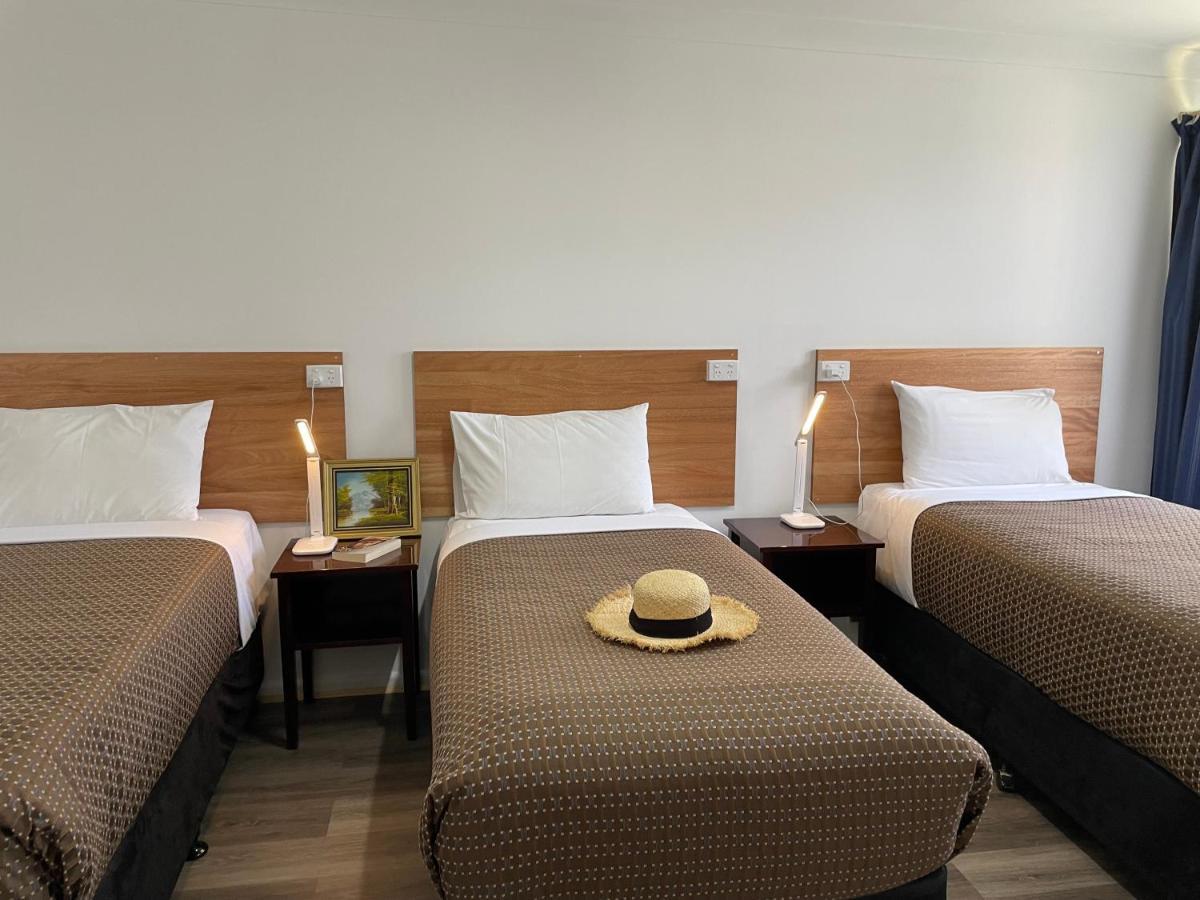 Highway Motor Inn Тарі Екстер'єр фото
