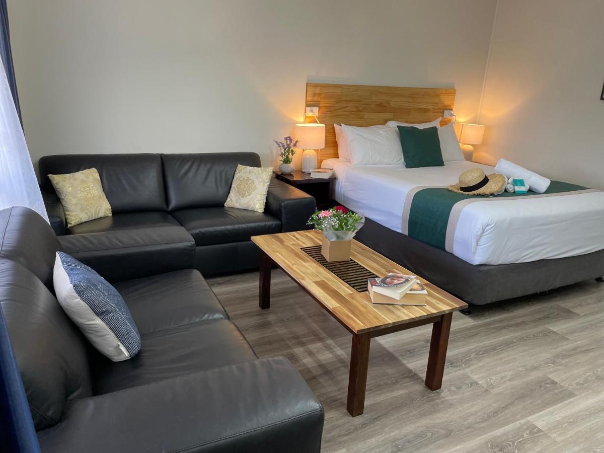 Highway Motor Inn Тарі Екстер'єр фото