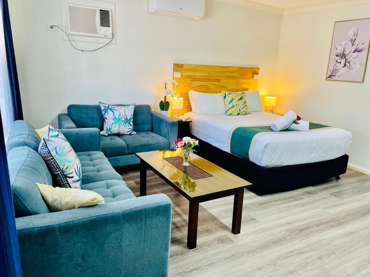 Highway Motor Inn Тарі Екстер'єр фото