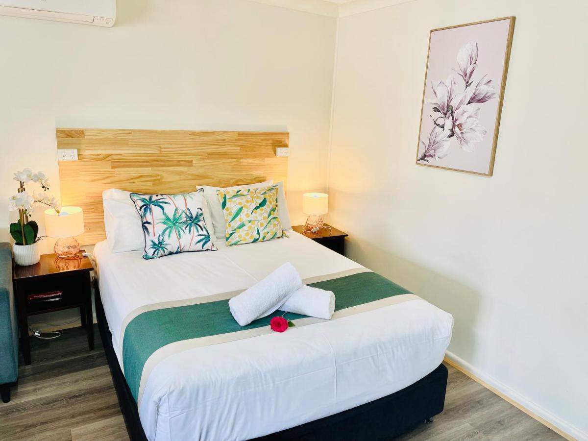 Highway Motor Inn Тарі Екстер'єр фото