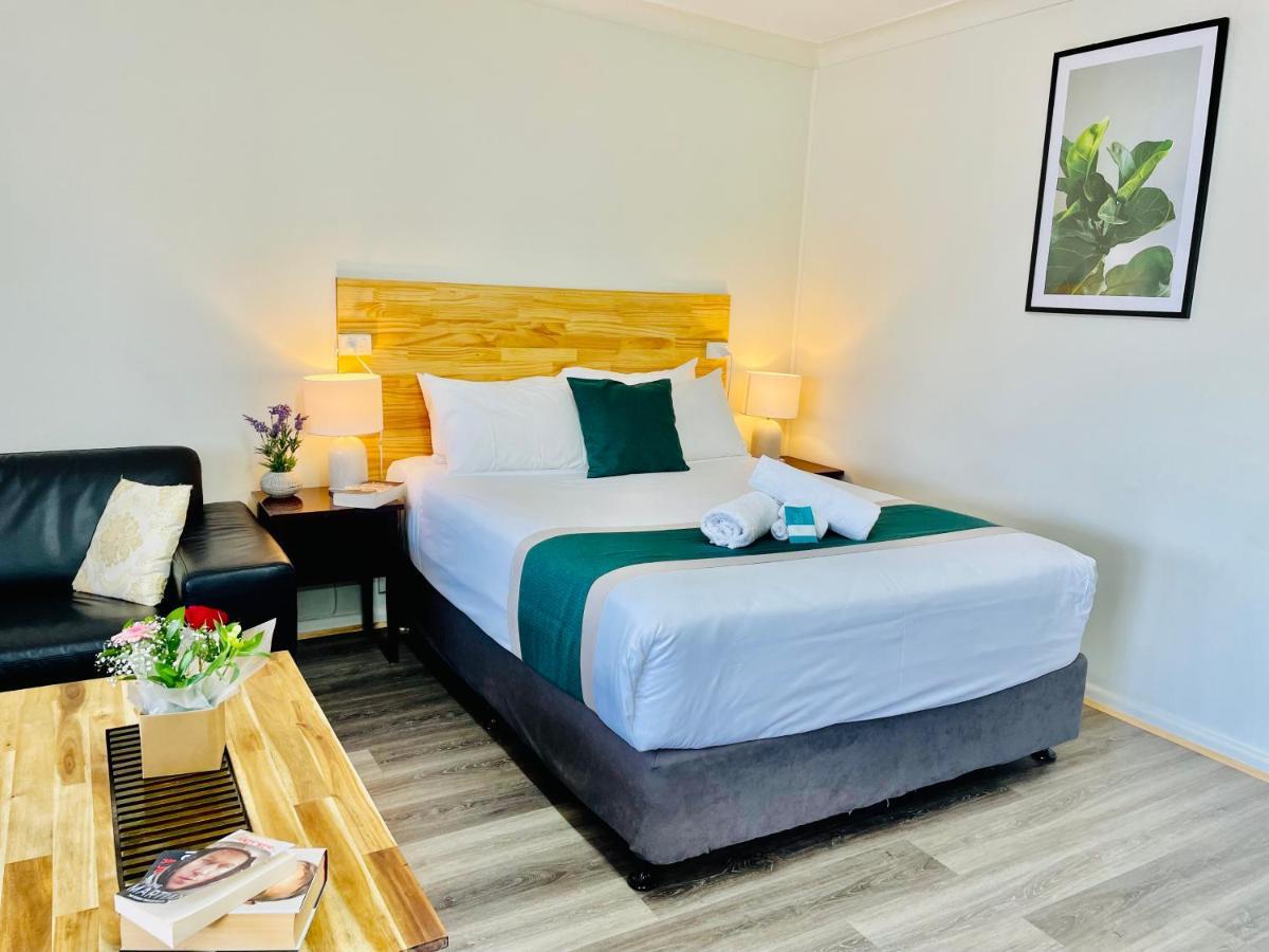 Highway Motor Inn Тарі Екстер'єр фото