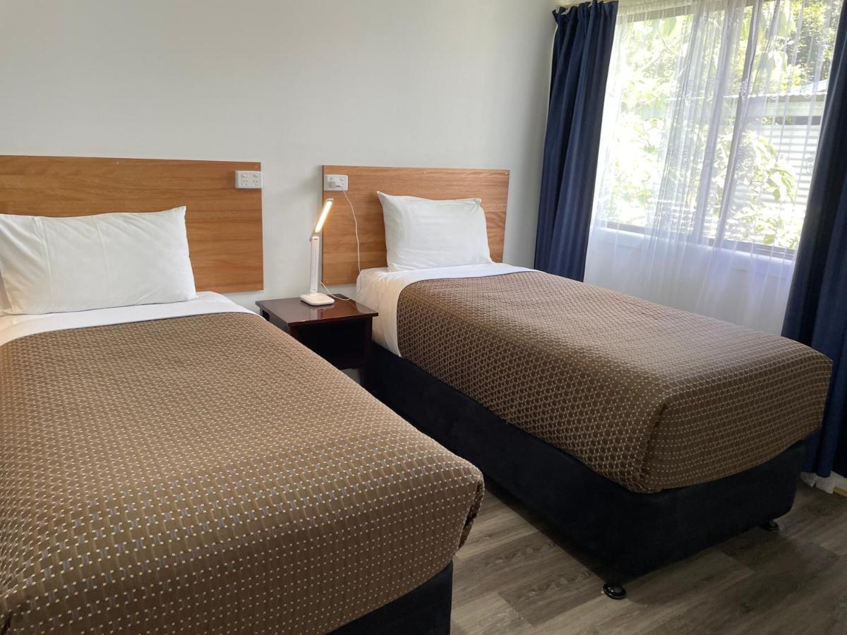 Highway Motor Inn Тарі Екстер'єр фото