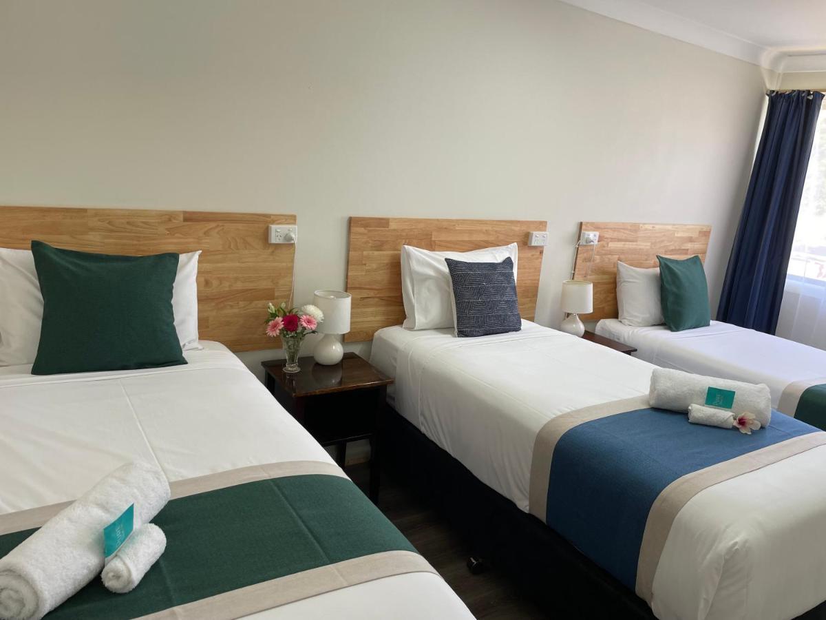 Highway Motor Inn Тарі Екстер'єр фото