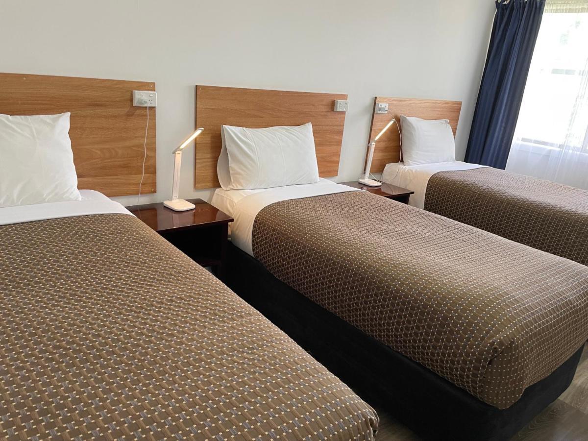 Highway Motor Inn Тарі Екстер'єр фото