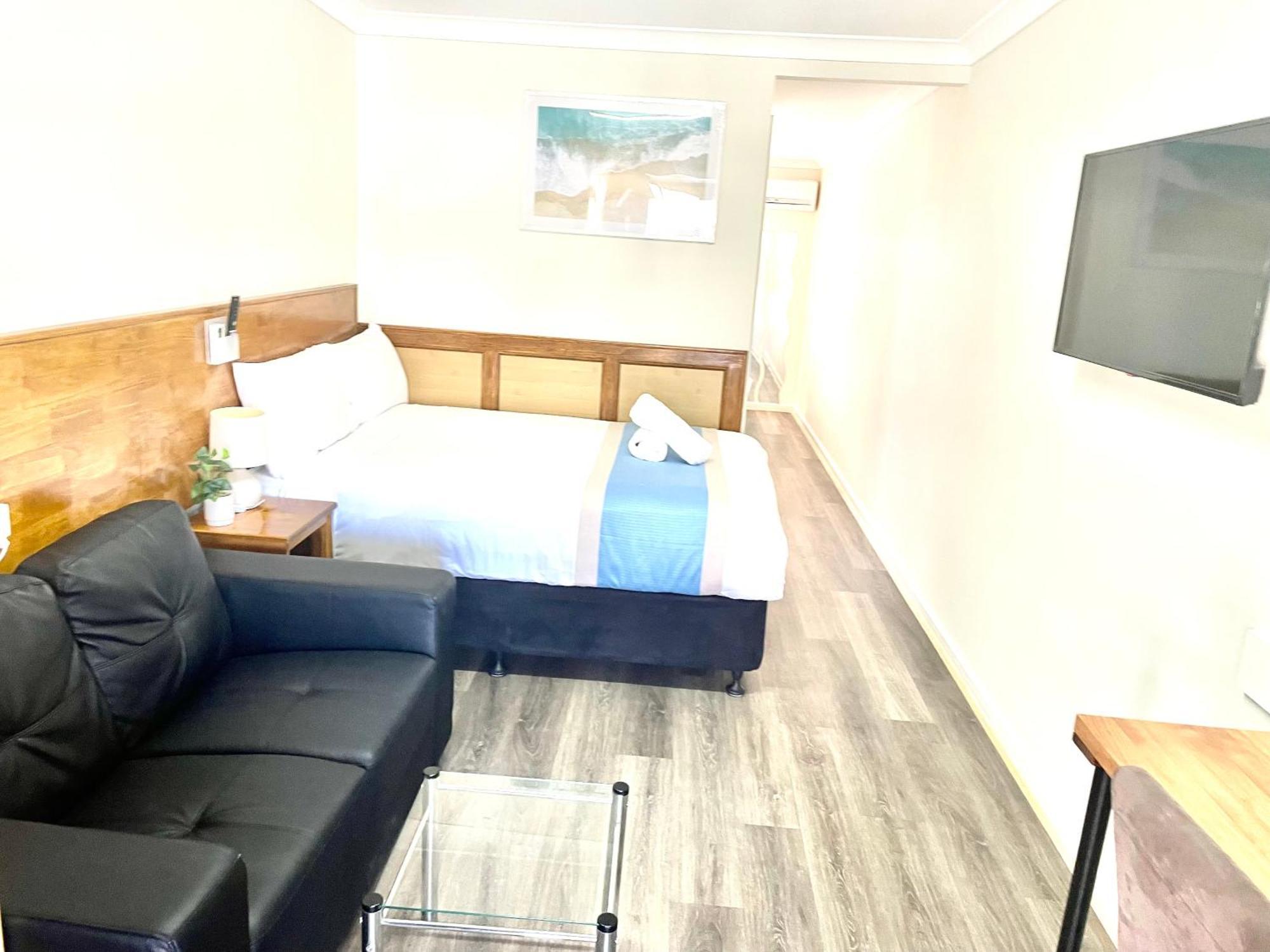 Highway Motor Inn Тарі Екстер'єр фото